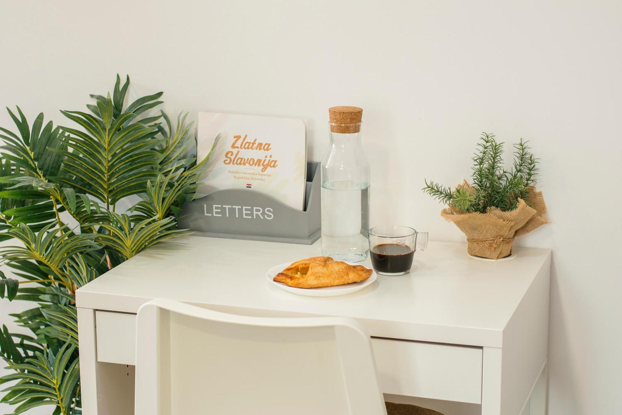 Goodlife Studio Apartment Pozega Exteriör bild