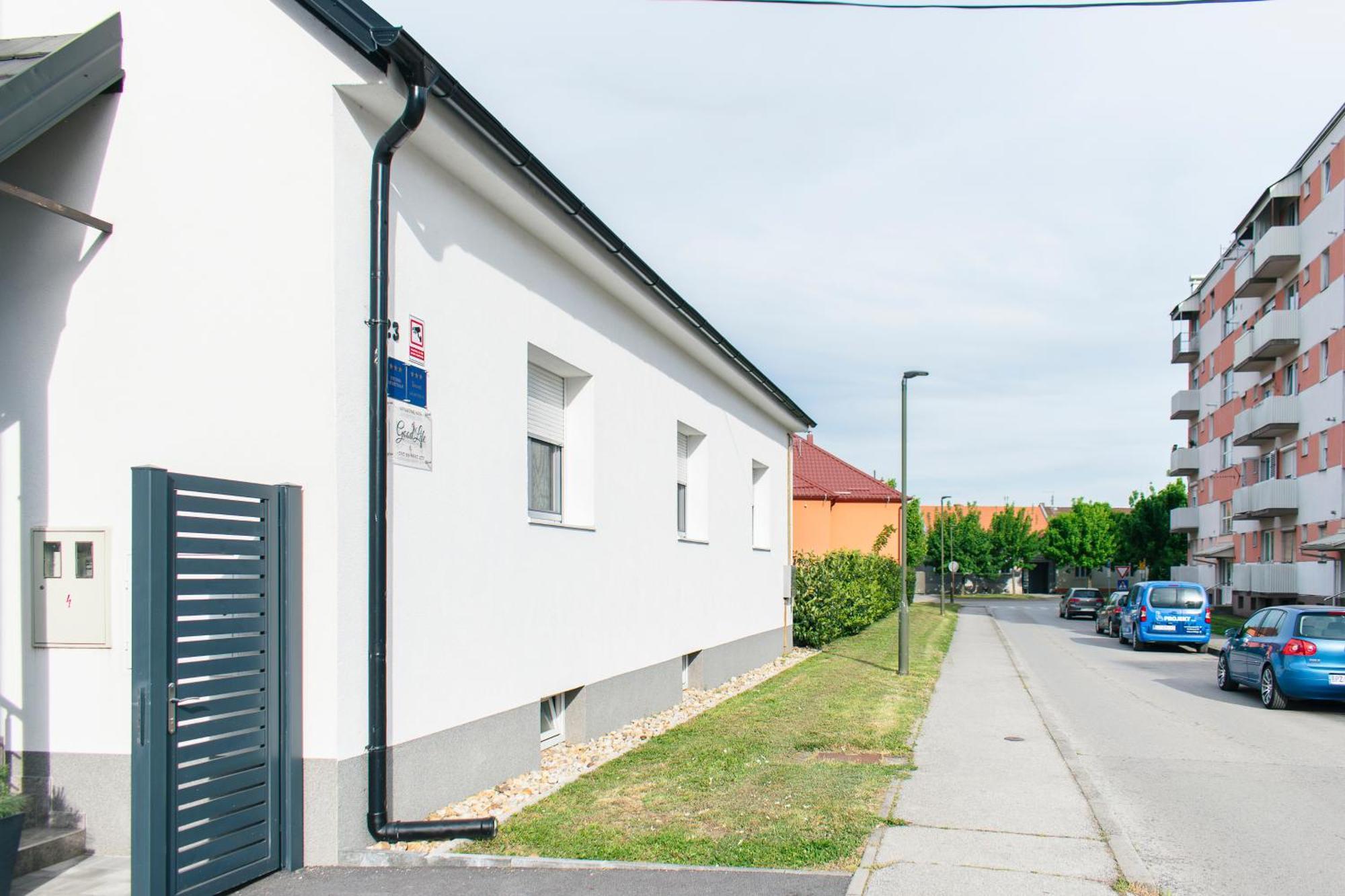 Goodlife Studio Apartment Pozega Exteriör bild